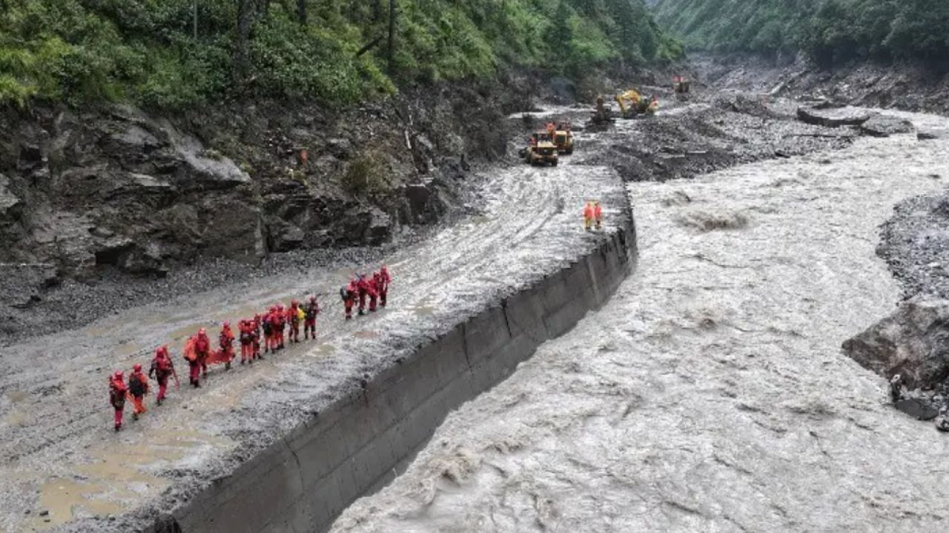 ৪৬৯ প্রাণহানির পর ফের বন্যার শঙ্কা